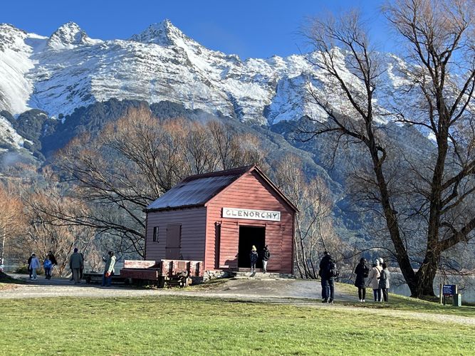 Glenorchy%20red%20shed